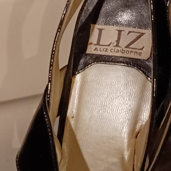 Liz Claiborne shoes - Picture 3 of 4